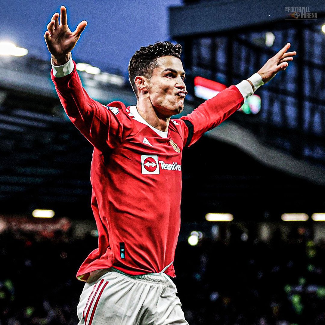 One 1️⃣ of the best players in the world career was almost ruined at man United 
And you’ll are saying this club is normal