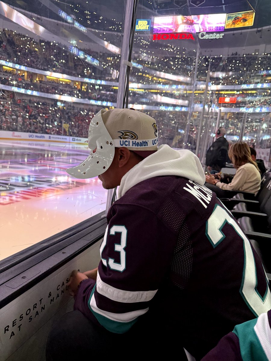 THEDON16's tweet image. @AnaheimDucks we're locked in this season #VamosPatos #MaskOn #DucksFlyTogether