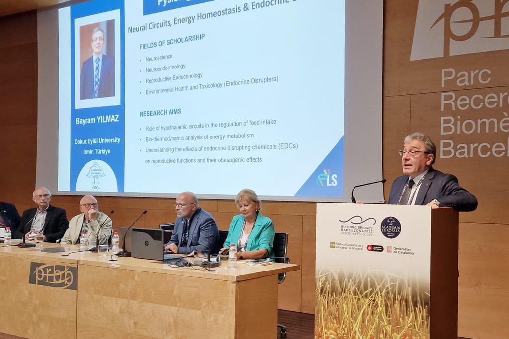 🌍 Uluslararası Gurur

🇹🇷 Rektörümüz Prof. Dr. Bayram Yılmaz, Avrupa Bilimler Akademisi (Academia Europaea) üyeliğine Barselona’da düzenlenen törenle resmen kabul edildi.

📍 Avrupa’nın önde gelen bilim insanlarının katıldığı “Building Bridges Barcelona 2025” etkinliğinde,