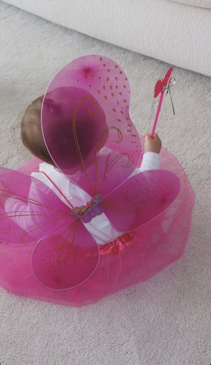 yourselfluanr's tweet image. SERENINHA VESTIDA DE FADAAAAA 😭😭😭🩷🩷🩷🩷