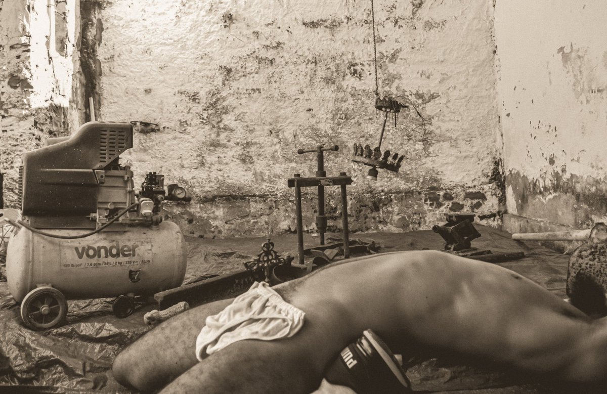 UKeyllor's tweet image. Da série fotográfica:
Exposição de Armas -Vulnerabilidade e Risco 
.
2024