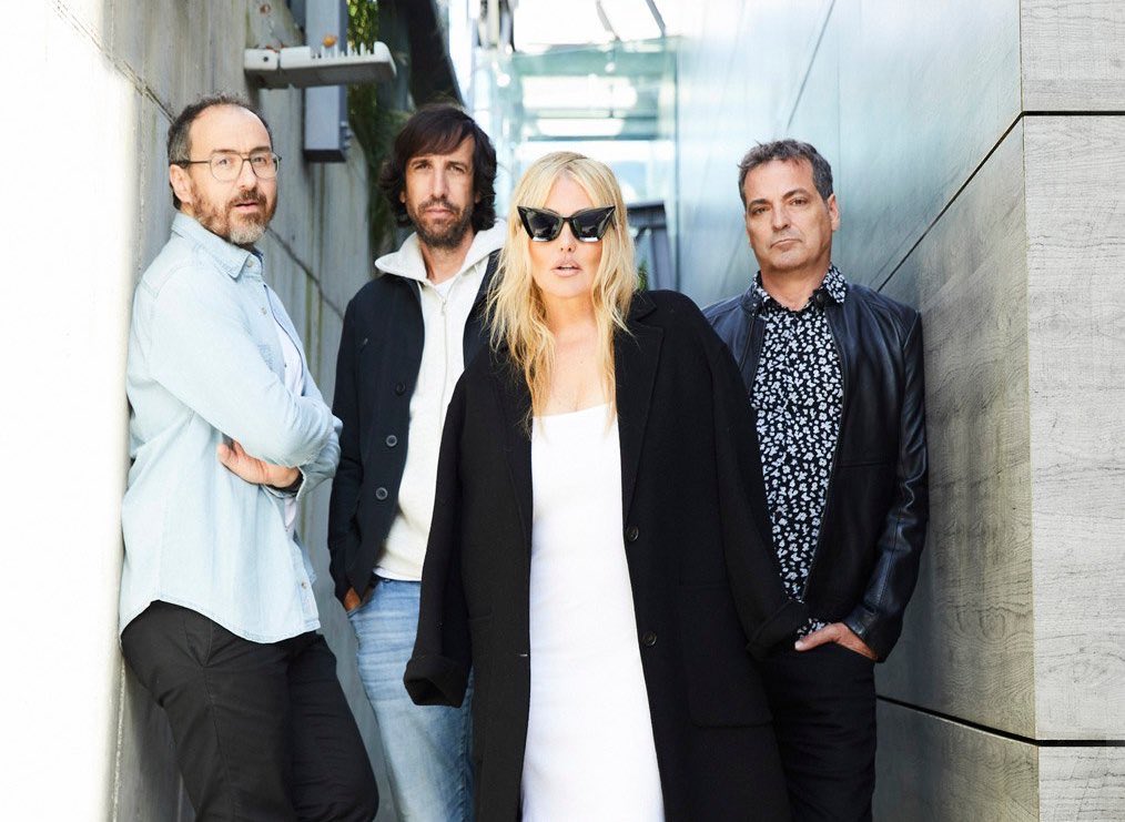 Indie5051's tweet image. Amaia Montero ha regresado oficialmente a La Oreja de Van Gogh, 18 años después de dejar el grupo.