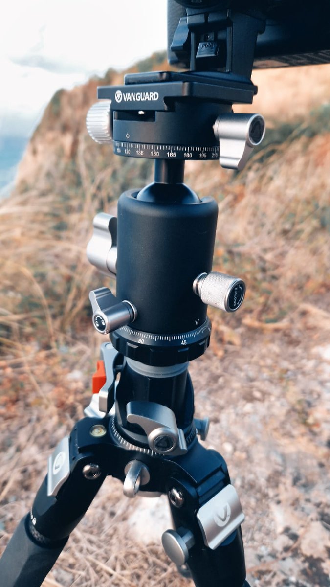 Las rótulas de bola Veo BH incluyen un segundo eje panorámico en la base de la zapata para lograr el máximo control y precisión a la hora de encuadrar la toma. 
👉 vanguardworld.es/collections/ve…