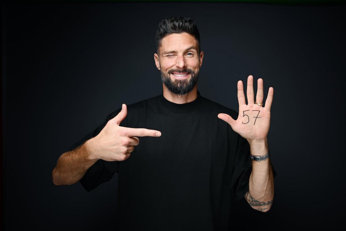 lequipe's tweet image. Olivier Giroud retrace son immense carrière de la Ligue 2 à l'équipe de France : « Je souhaite à Mbappé de me dépasser, mais pas trop tôt non plus »
➡️ l.lequipe.fr/EVH