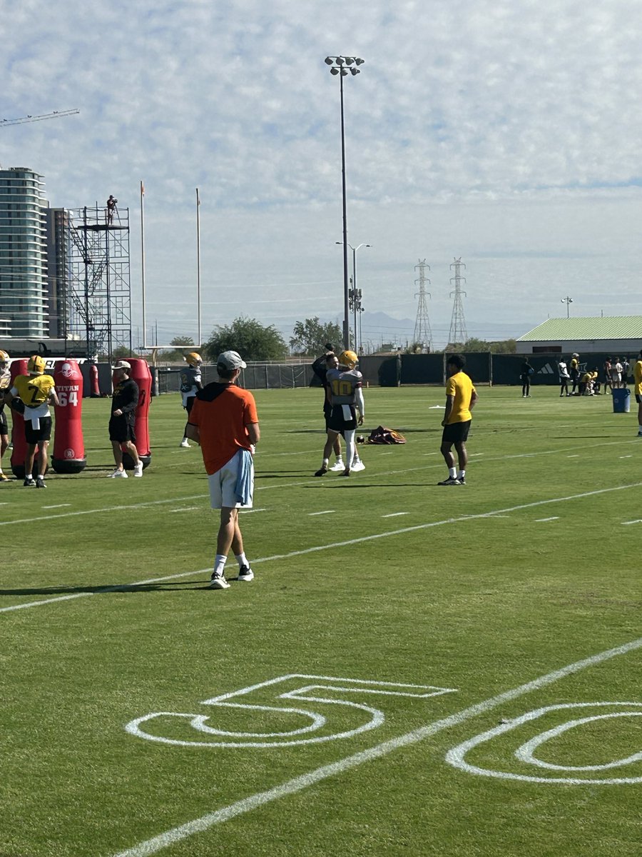 Know yall wanted another light pole pic but here’s one with Sam Leavitt’s legs included as ASU returns to practice ahead of a matchup with seventh-ranked Texas Tech #azfamily