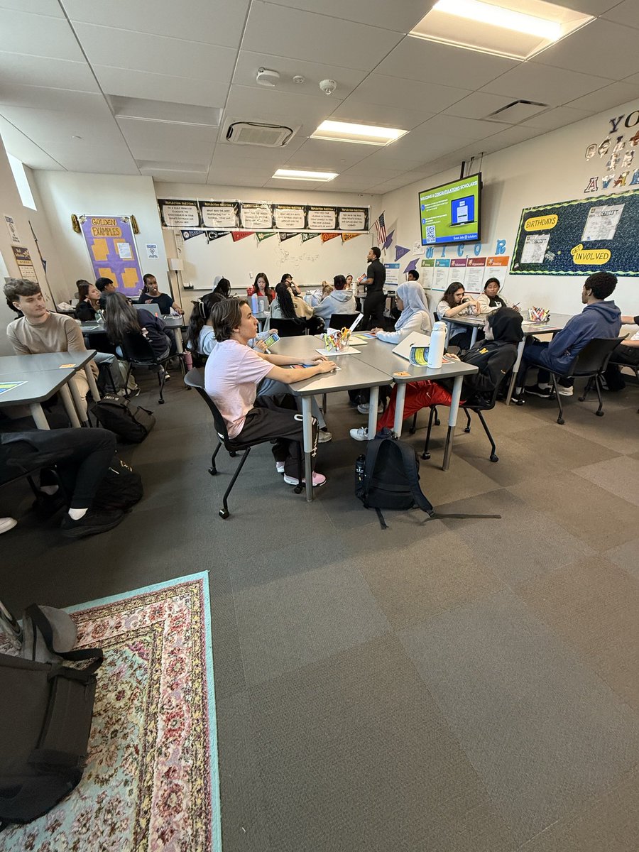 TheBrunsinator's tweet image. So awesome to have Christopher Hullaby from @KCScholars to chat with our award recipients. Amazing info and really got our scholars back on the right steps #CollegeBound #KCScholars