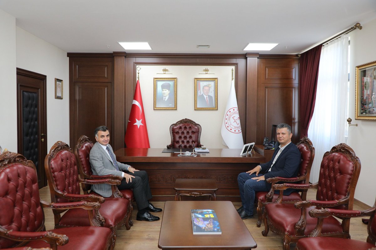 Ordu İl Millî Eğitim Müdürlüğü (@ordu_mem) on Twitter photo Ordu Büyükşehir Belediyesi Tarım ve Hayvancılık Hizmetleri Daire Başkanı Ethem Gözkonan, İl Millî Eğitim Müdürümüz Sayın Mehmet Fatih Vargeloğlu'nu ziyaret etti.
#eğitimkentiORDU
#Ordu
<a href="/tcmeb/">Millî Eğitim Bakanlığı</a> <a href="/Yusuf__Tekin/">Yusuf Tekin</a> <a href="/TCOrduValiligi/">Ordu Valiliği</a> <a href="/mhilmiguler/">Dr. Mehmet Hilmi Güler</a> <a href="/mfvargeloglu/">MEHMET FATİH VARGELOĞLU</a> Ordu Büyükşehir Belediyesi Tarım ve Hayvancılık Hizmetleri Daire Başkanı Ethem Gözkonan, İl Millî Eğitim Müdürümüz Sayın Mehmet Fatih Vargeloğlu'nu ziyaret etti.
#eğitimkentiORDU
#Ordu
<a href="/tcmeb/">Millî Eğitim Bakanlığı</a> <a href="/Yusuf__Tekin/">Yusuf Tekin</a> <a href="/TCOrduValiligi/">Ordu Valiliği</a> <a href="/mhilmiguler/">Dr. Mehmet Hilmi Güler</a> <a href="/mfvargeloglu/">MEHMET FATİH VARGELOĞLU</a>
