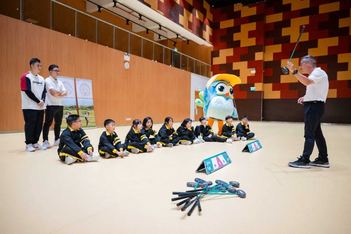 MPGA and Galaxy Entertainment's groundbreaking Golfway sessions are underway across Macau, Hong Kong, and China’s Greater Bay Area! ⛳ 

Education, skill-building, and fun! 😄

Read more 👉  bit.ly/GolfwayMacauPGA

#JuniorGolf #Golfway #GolfDevelopment