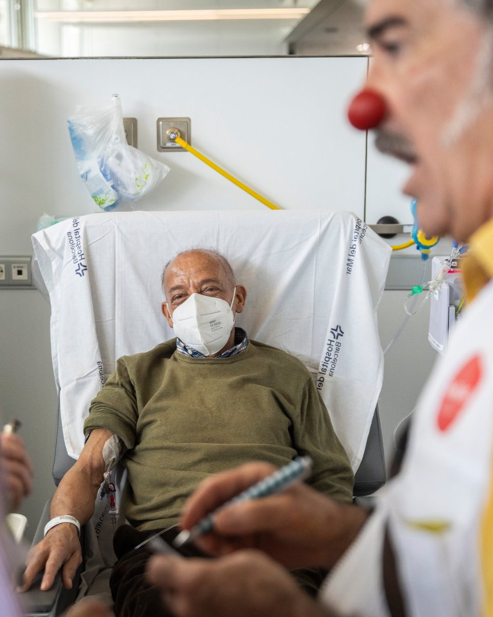 Pallapupas's tweet photo. 🔴 ¿Te imaginas un mundo donde la risa forme parte de la cura?

Esto es el que impulsan los Pallapupas cada día: cambiar la mirada sobre la salud a través del humor. Porque reír nos conecta, nos libera y nos hace más fuertes. https://t.co/4qSeje4eGq