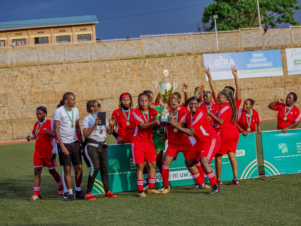 Congratulations to Team Gogo for winning this year’s celebration of the International Day of Rural Women.

Our former players of the Amavubi Women’s National Team ❤️

Ikipe ya Gogo yatsinze 4-0 iya Judith.

Mwakoze <a href="/NgomaDistrict/">Ngoma District</a> 🙌🏿

#WomenInSports #UmugoreNiUwaGaciro