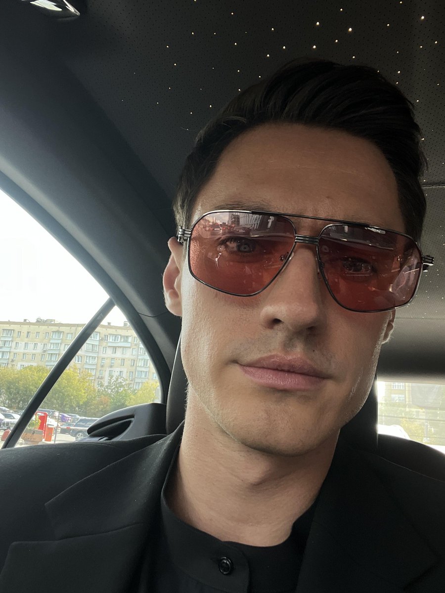 justloveu132's tweet image. Wearing sunglasses while driving instantly makes me feel light and relaxed🚗🕶️
A gentle breeze and bright sunshine make me feel free✨
#DrivingTime #GoodMood #Sunny #DailyLife #FreeFeeling #Energetic