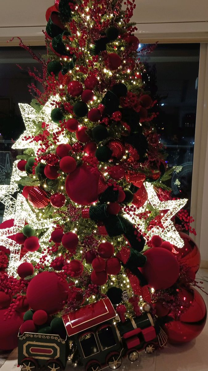 onefashioninspo's tweet image. finalmente chegando a época mais gostosa do ano ❤️