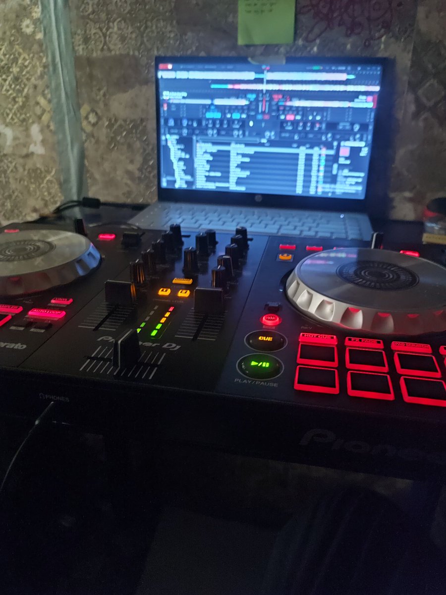 foureyedodin's tweet image. Loud &amp;amp; transgressive 🔊⚰️