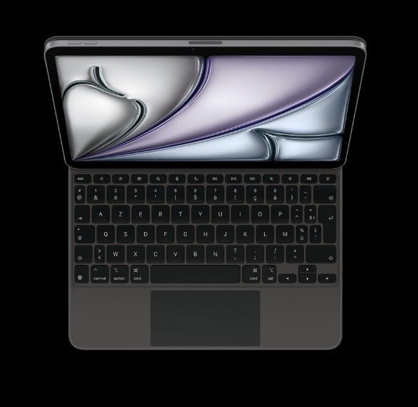 iMathTechs's tweet image. 🖤 Le Magic Keyboard pour iPad Air arrive enfin en noir !

Même prix que le blanc (329 € / 349 €) mais bien plus pratique au quotidien 😎

Fini les traces de doigts sur le clavier !

#iPadAir #MagicKeyboard #Apple