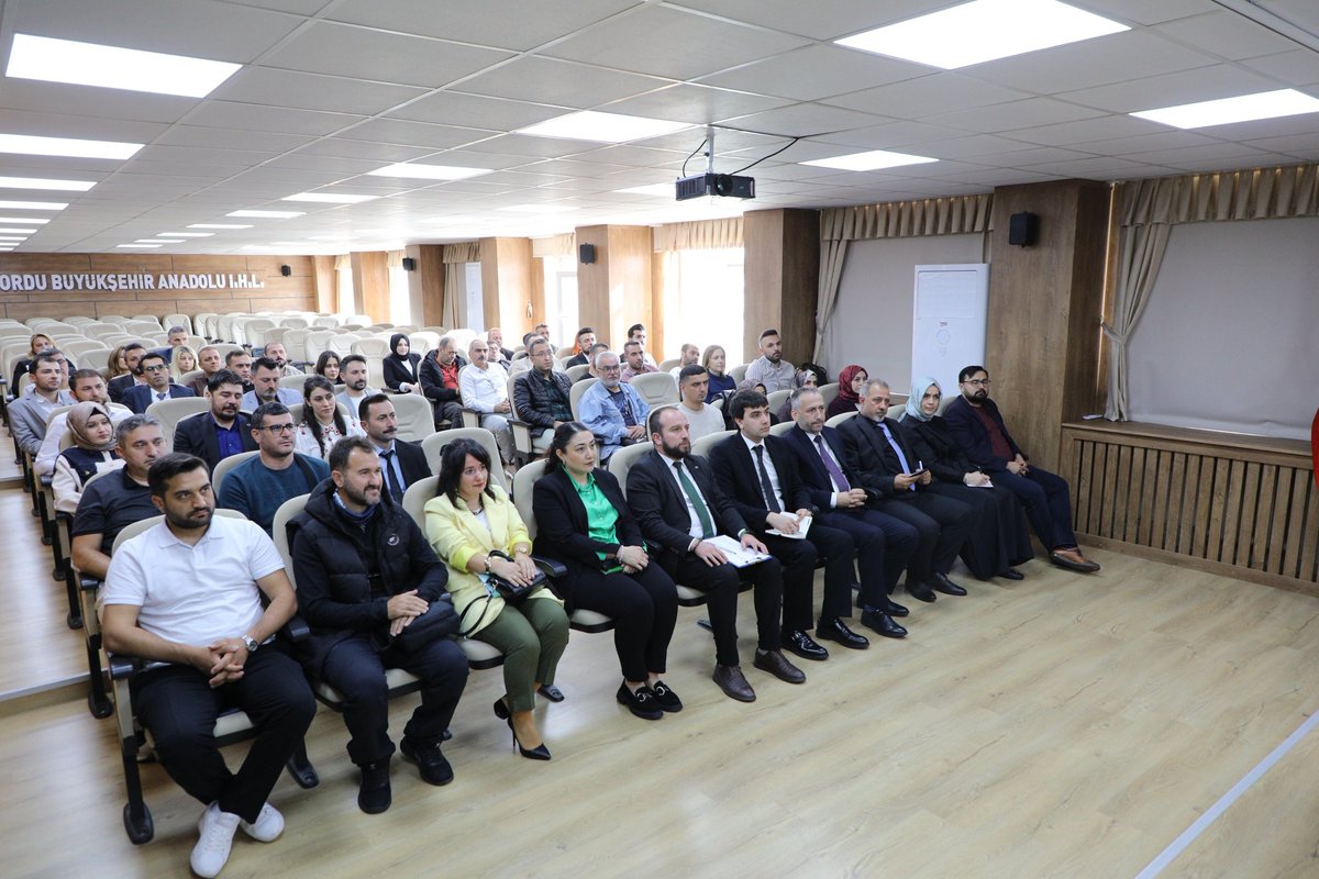Ordu İl Millî Eğitim Müdürlüğü (@ordu_mem) on Twitter photo 📍Altınordu
İl Millî Eğitim Müdürümüz Sayın Mehmet Fatih Vargeloğlu, İl ve İlçe Millî Eğitim Müdürlüğü Özel Büro Birimi'nde görev yapan öğretmenlerimiz ile değerlendirme toplantısı gerçekleştirdi.
#eğitimkentiORDU
#Ordu
<a href="/tcmeb/">Millî Eğitim Bakanlığı</a> <a href="/Yusuf__Tekin/">Yusuf Tekin</a> <a href="/TCOrduValiligi/">Ordu Valiliği</a> <a href="/mhilmiguler/">Dr. Mehmet Hilmi Güler</a> 📍Altınordu
İl Millî Eğitim Müdürümüz Sayın Mehmet Fatih Vargeloğlu, İl ve İlçe Millî Eğitim Müdürlüğü Özel Büro Birimi'nde görev yapan öğretmenlerimiz ile değerlendirme toplantısı gerçekleştirdi.
#eğitimkentiORDU
#Ordu
<a href="/tcmeb/">Millî Eğitim Bakanlığı</a> <a href="/Yusuf__Tekin/">Yusuf Tekin</a> <a href="/TCOrduValiligi/">Ordu Valiliği</a> <a href="/mhilmiguler/">Dr. Mehmet Hilmi Güler</a>