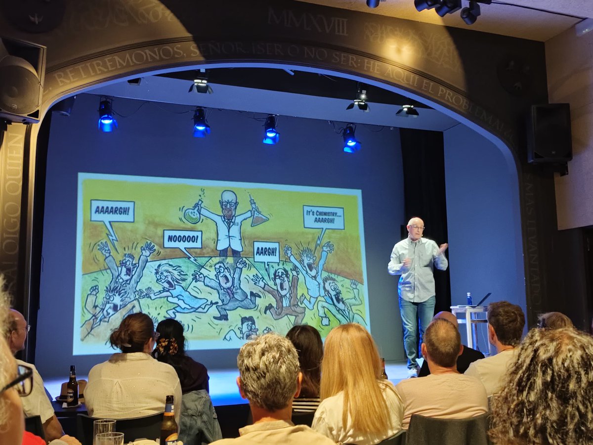 📸  del pasado 4 de octubre en la <a href="/LaSalaNegra/">Sala Negra</a> dentro del programa #SalaNegraEsceptica <a href="/cescept/">Círculo Escéptico</a>. 📣Hablado de quimiofobia. Parece que el público estaba atento!