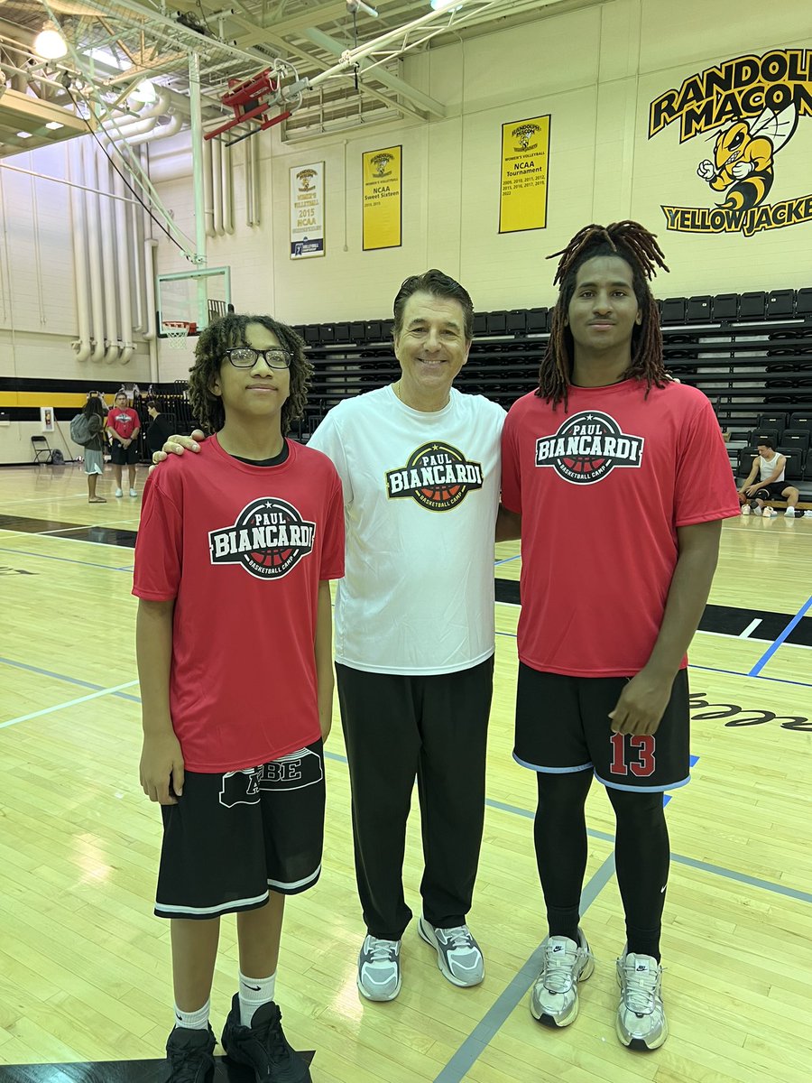 SavionSmith23's tweet photo. First time at the Paul Biancardi Practice & Play Camp and it was an awesome experience! ๐โค๏ธ๐ฅ Big thank you to Coach Paul and Coach Ken for giving me the opportunity to get better. Canโt wait to keep building on what I learned. #BiancardiCamp #PracticeAndPlay @PaulBiancardi https://t.co/wilD8IFU22