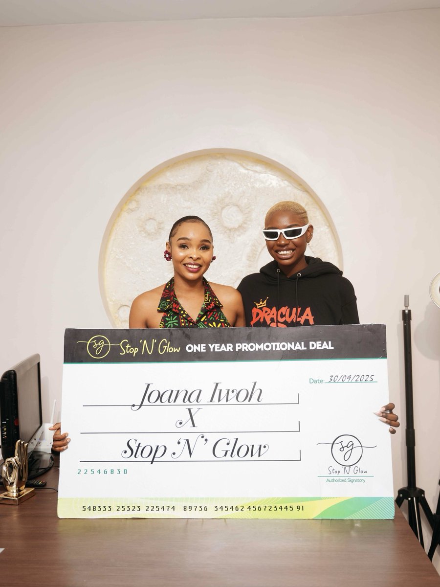 jojo_Iwoh's tweet image. I'm so excited to introduce my new family,@stop_n_glow a brand that truly aligns with vision and purpose.
@stop_n_glow, your one best shot at glowing
Photography: @obatography_
Becoming everything I once prayed for, one signature at a time.
