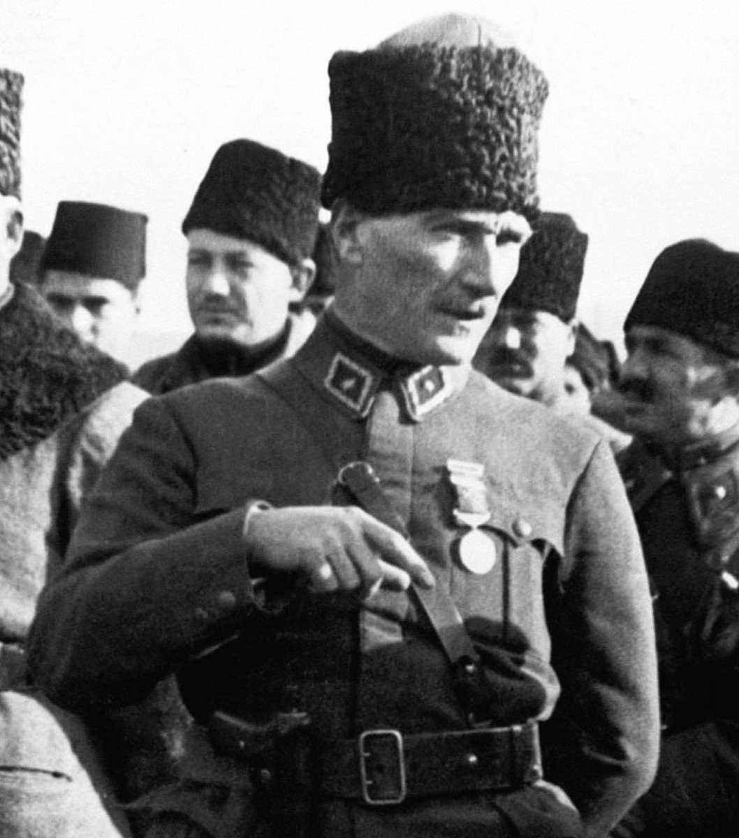 onur_1283's tweet photo. "Bilelim ki millî benliğini bulmayan milletler başka milletlerin avıdır."

Atatürk - 20 Mart 1923 https://t.co/VAJTQ6uyFO