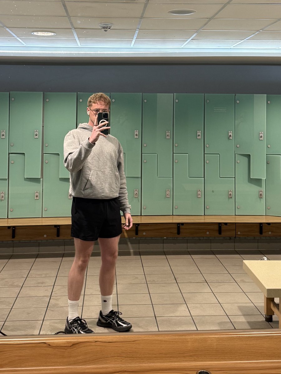 CorbenwithanE's tweet photo. Chronically single, Wbu? https://t.co/tcmkuEZgkI