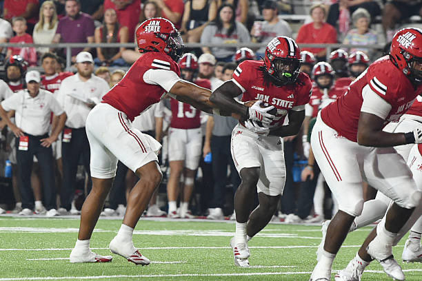 SlimProps's tweet image. 10/15 #Props 🍻

#MLB
Vladimir Guerrero Jr 2+ HRR - more than due, 0/7 in series; .323 away this year; hits in both away matchups v Kirby. In Seattle tonight; Down 0-2 in ALCS.

#CFB 
Cam Cook (JVST) 120+ rush yards - avg 23 carries p/G for 135+ yards; over 2/2 home games

🫶🏼/RT