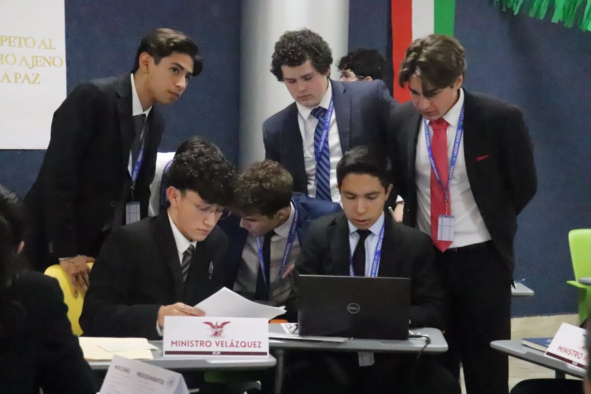TECcampusLAG's tweet photo. Dos días, 12 foros y casi 200 jóvenes pensando en soluciones para el mundo. 🌍
Así se vivió la edición 20 de #MUNMX por #LAGUNMODEL en PrepaTec Laguna: un espacio donde las ideas, el debate y la empatía se convirtieron en herramientas de cambio. 💙 https://t.co/0PvszjyrDF