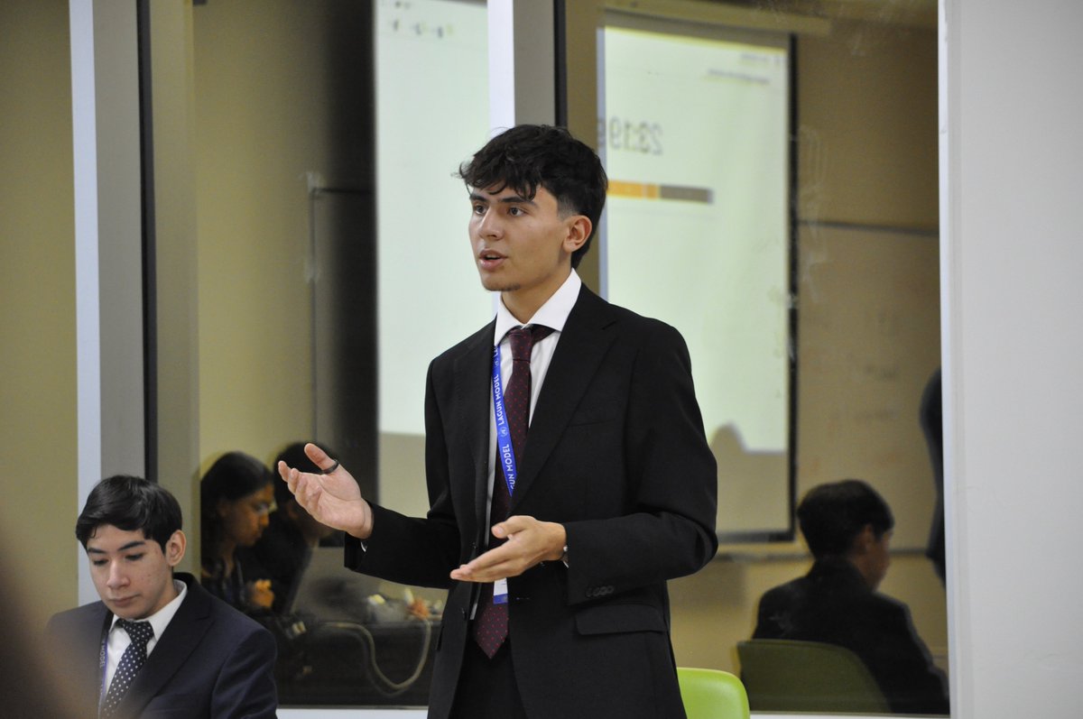 TECcampusLAG's tweet photo. Dos días, 12 foros y casi 200 jóvenes pensando en soluciones para el mundo. 🌍
Así se vivió la edición 20 de #MUNMX por #LAGUNMODEL en PrepaTec Laguna: un espacio donde las ideas, el debate y la empatía se convirtieron en herramientas de cambio. 💙 https://t.co/0PvszjyrDF