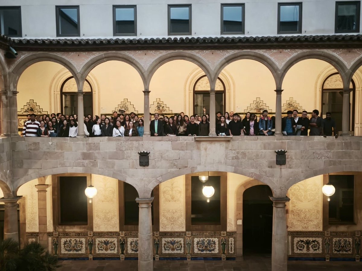 CasaAsia's tweet photo. 📸 Així estem vivint la 2a edició de #ConnectAsia

🤝 Joves i estudiants asiàtics i apassionats d’Àsia s'han reunit aquesta tarda a #Barcelona per compartir experiències, descobrir oportunitats i crear xarxes, en una trobada coorganitzada per @CasaAsia, @bcn_ajuntament, @barcelonactiva i associacions de joves asiàtics de la ciutat.

✨ Gràcies a totes les entitats i participants per l’entusiasme!

🌏 Seguirem treballant per enfortir els vincles entre #Àsia i Barcelona!