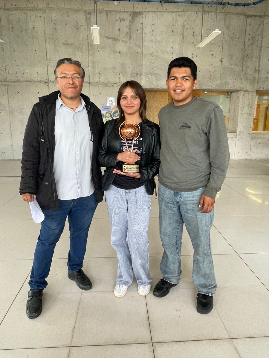 #TalentoCECyTEQ💡 #OrgulloCECyTEQ🎖
💚 Estudiantes del #CECyTEQ10LaEsperanza brillaron en la #ExpoCienciasBajío2025, obteniendo el mayor puntaje global del evento.
🥇 Dimädi 
🥇 Plumones Ecológicos 
¡Talento Collie que inspira y trasciende! 🚀🐾
#CECyTEQEnElCorazón 🧡