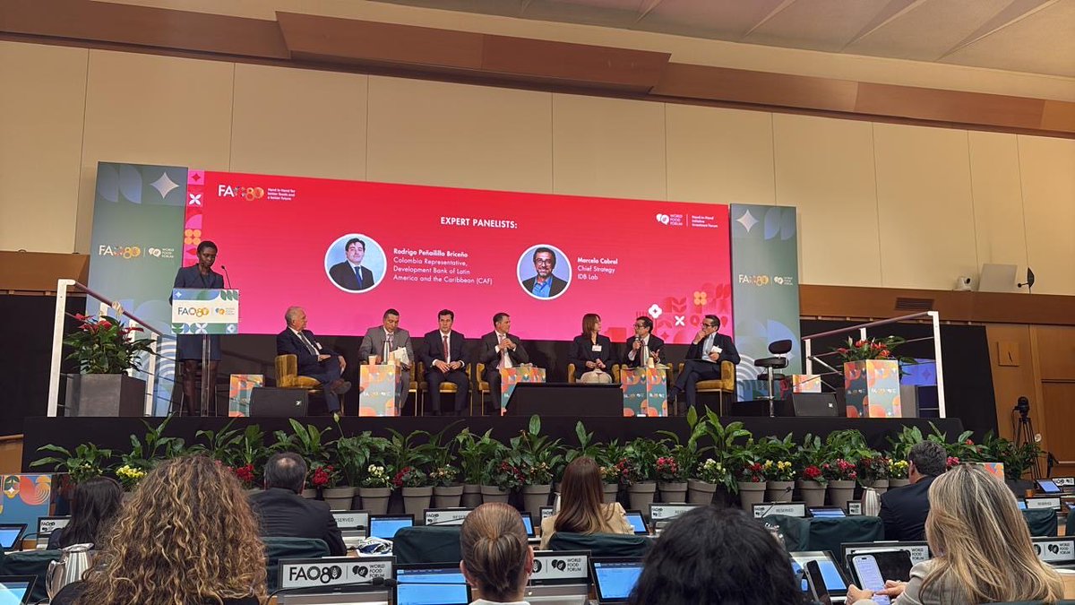 Presentamos planes de inversión para fortalecer el sector rural en el Foro de Inversiones Mano de la mano de la #FAO 
Nuestro país busca impulsar la producción acuícola y la inclusión financiera para promover emprendimientos rurales y #Mipymes 
#GobiernoDelParaguay 🇵🇾