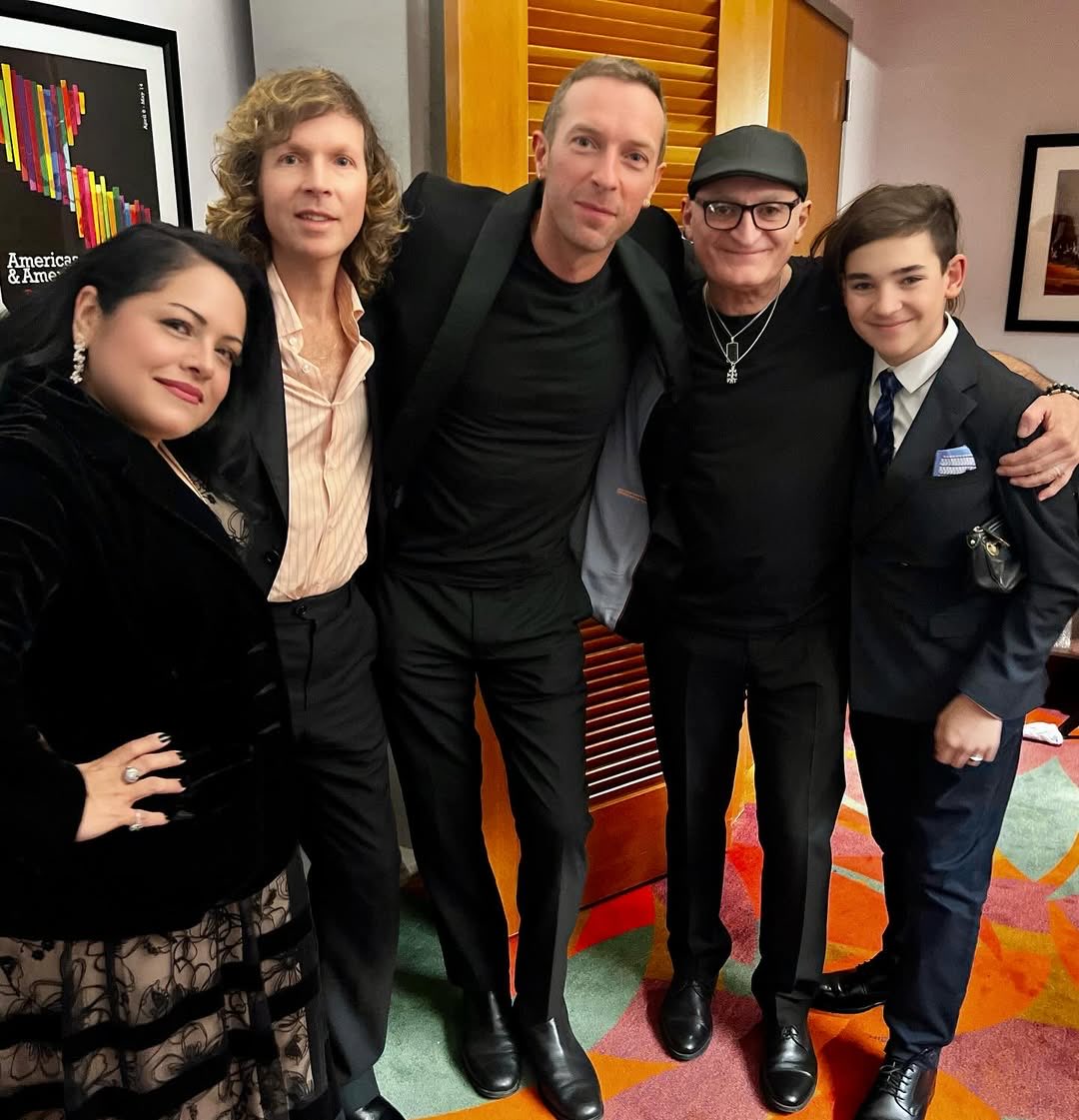 forumcoldplay's tweet photo. Ontem (14), Chris Martin prestigiou a apresentação da Orquestra Filarmônica de Los Angeles, acompanhado do cantor Beck. 🎻

📸 futuroscopeusa https://t.co/JMVxh59Z90