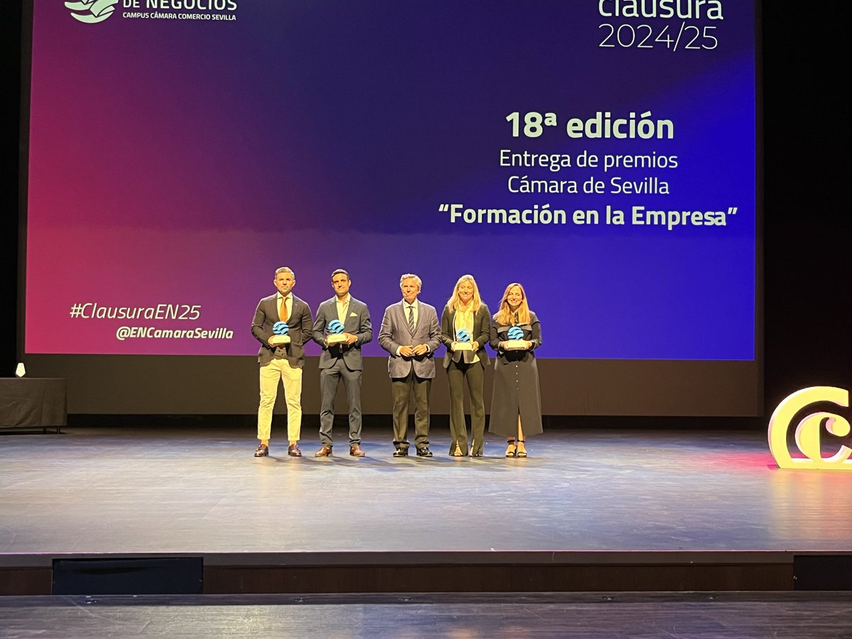 Escuela de Negocios tweet media