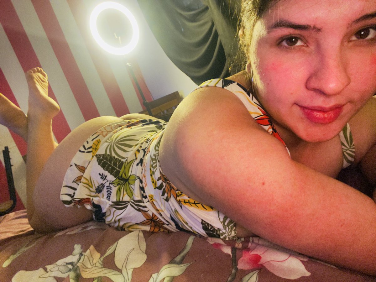 Luciana54630571's tweet photo. I am a luxury not everyone can afford, but are you up to the task? Prove to me that you are worthy of my attention. My DMs do not accept beggars 👑

#findom https://t.co/xS39J7nSEe