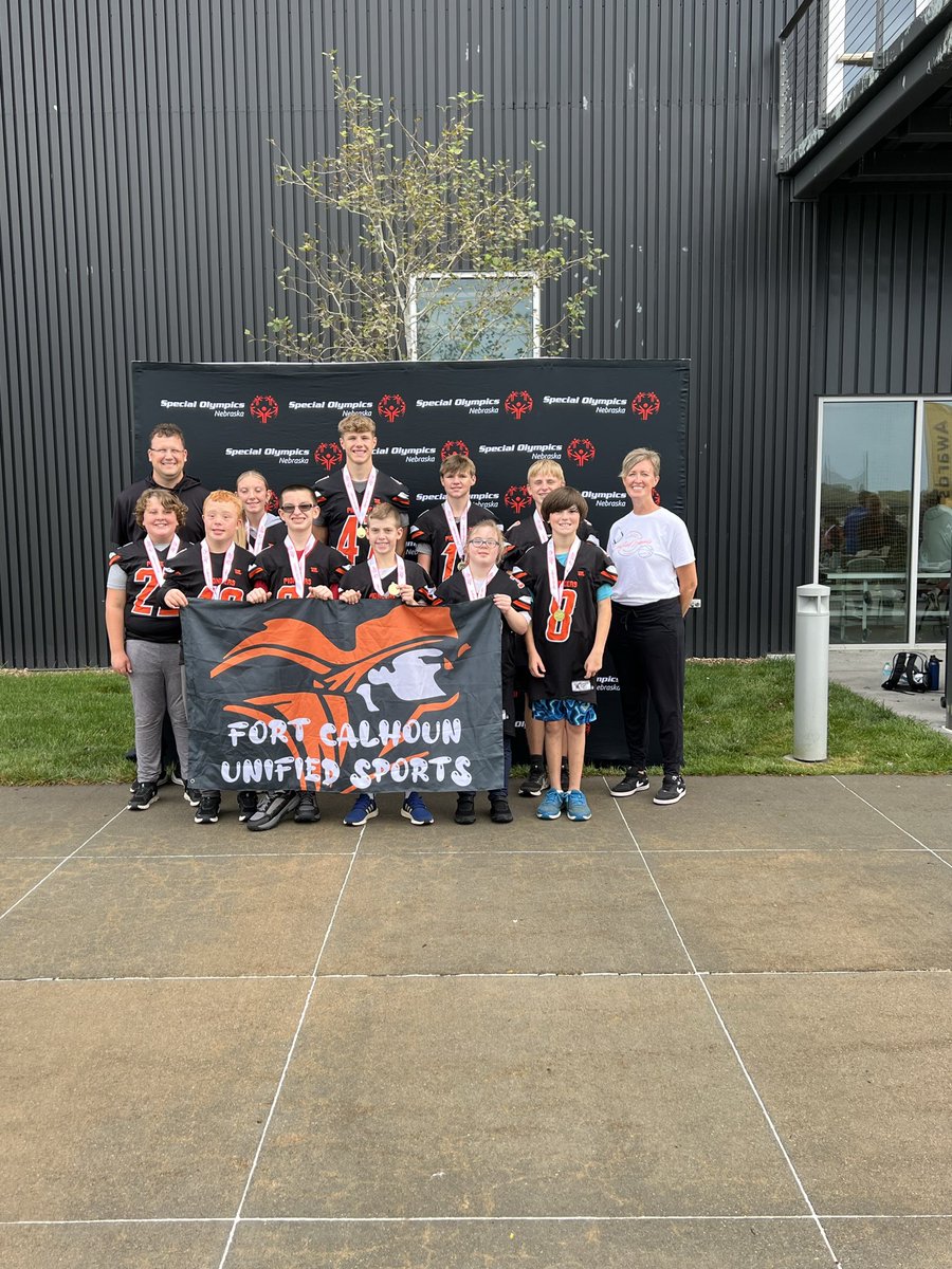 FCUnified's tweet image. Both teams are walking away with gold medals! 🏈🥇🥇