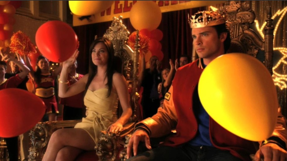 Gamerman_0's tweet photo. Smallville Season 10 Episode 4 Homecoming the 200th Episode Aired 15 Years Ago Today on October 15th 2010
#Smallville #Talkville #dccomics #TheWB #TheCW #Superman #LoisLane #Clois #AlwaysHoldontoSmallville #10YearsintheMaking #LanaLang #DC #nostalgia https://t.co/n5Dm47Z2BD