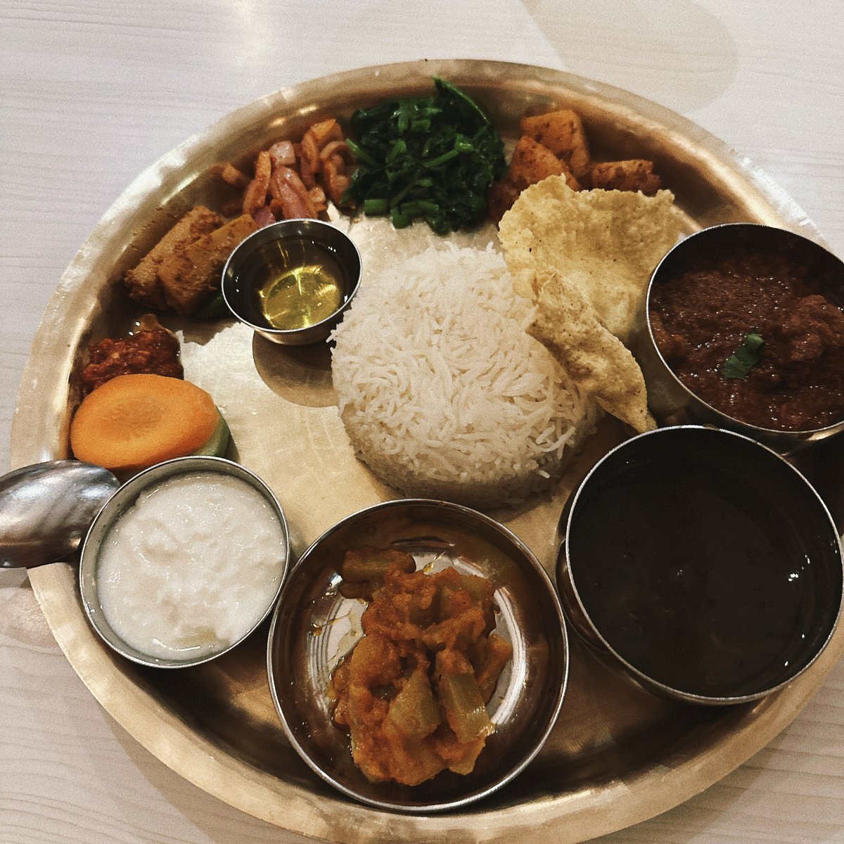 maikitto_43's tweet photo. ネパール🇳🇵
羊肉のカナセット（ダルバール）
おかわり自由😋 https://t.co/Ksixo5k7t9
