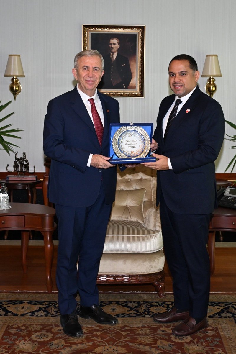 BahrainEmbTR's tweet image. التقى سعادة السفير بسام أحمد مرزوق، سفير مملكة البحرين لدى الجمهورية التركية الشقيقة، مع سعادة السيد واصف شاهين، والي أنقرة، ومع سعادة السيد منصور يافاش، رئيس بلدية أنقرة الكبرى.