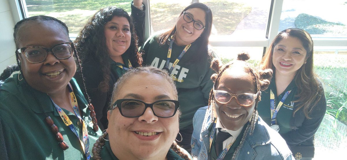 CenterHngc's tweet photo. Enjoying the #pfeconference @HNGCBears @Alief_Fame @AliefISD #wacotx https://t.co/srJKWQRu3B