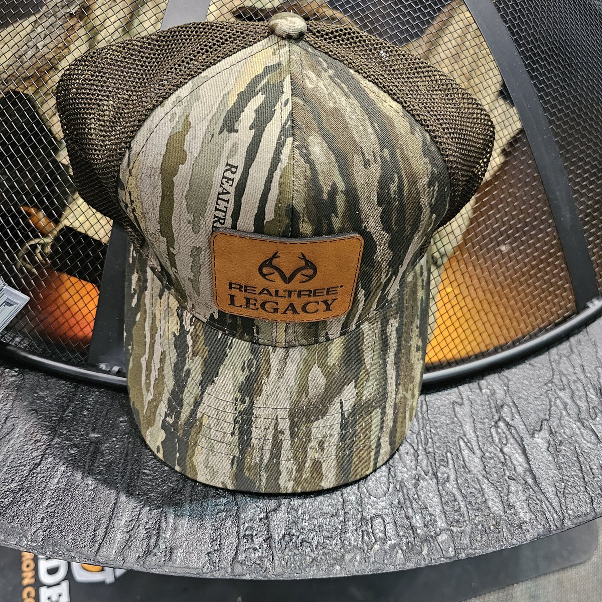 GoldensCastIron's tweet image. 🔥 It's #firepit season! @Realtree  and @GoldensCastIron offer the new Legacy camo pattern on our custom 30 gallon #firepits! Bundle with a custom Realtree steel laser cut stand, or tri-stand.  Made in the USA! Goldenscastiron.com
#realtree #realtreeoutdoors #goldenscastiron