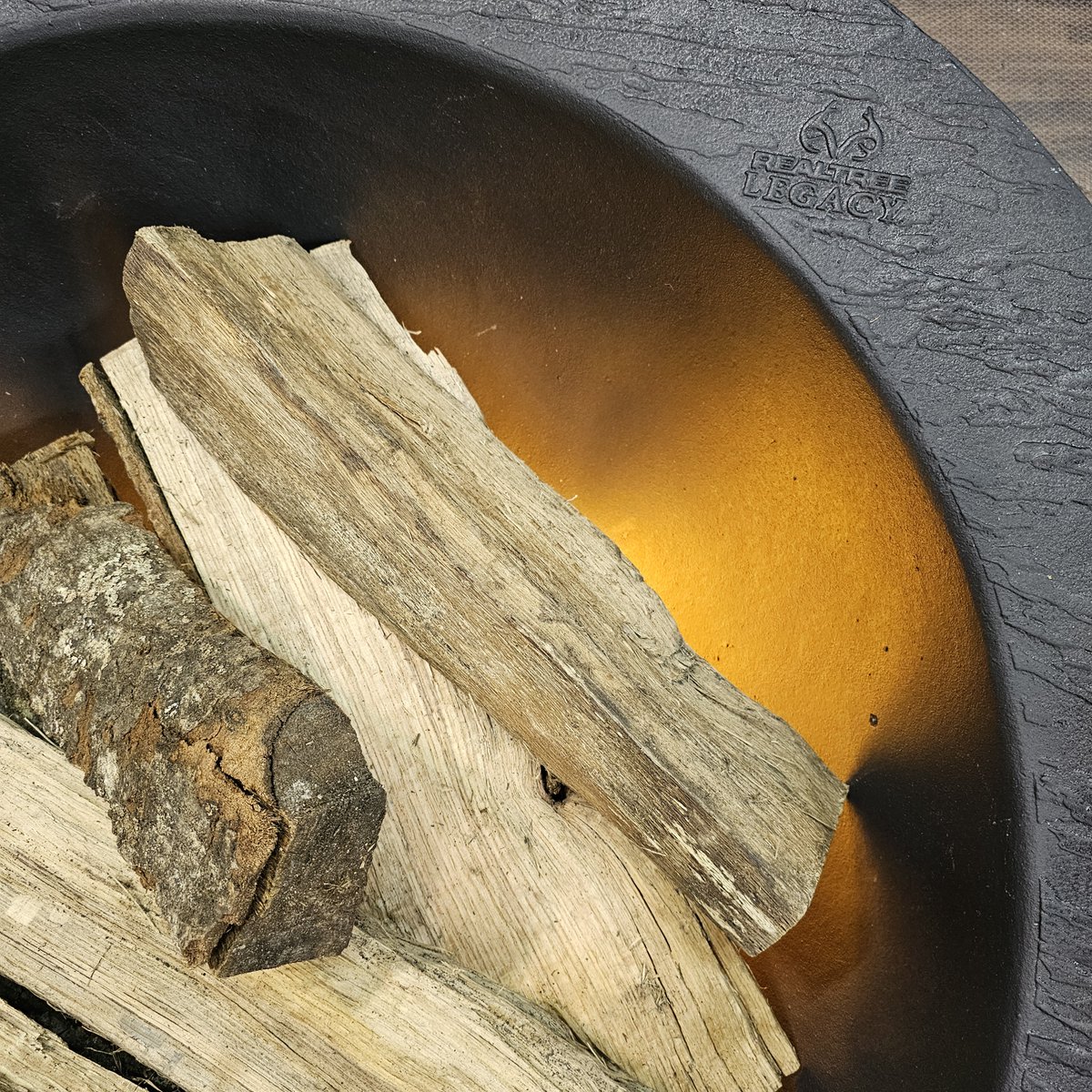 GoldensCastIron's tweet image. 🔥 It's #firepit season! @Realtree  and @GoldensCastIron offer the new Legacy camo pattern on our custom 30 gallon #firepits! Bundle with a custom Realtree steel laser cut stand, or tri-stand.  Made in the USA! Goldenscastiron.com
#realtree #realtreeoutdoors #goldenscastiron