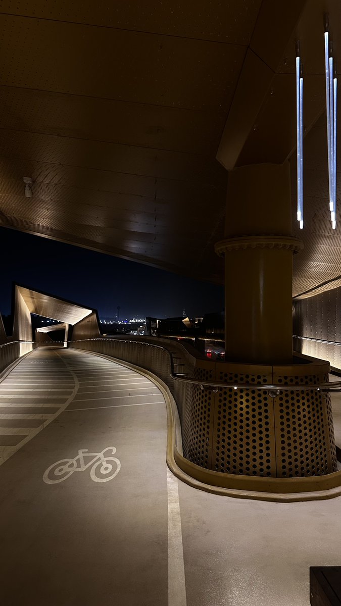 titaniummoha's tweet image. 💚.