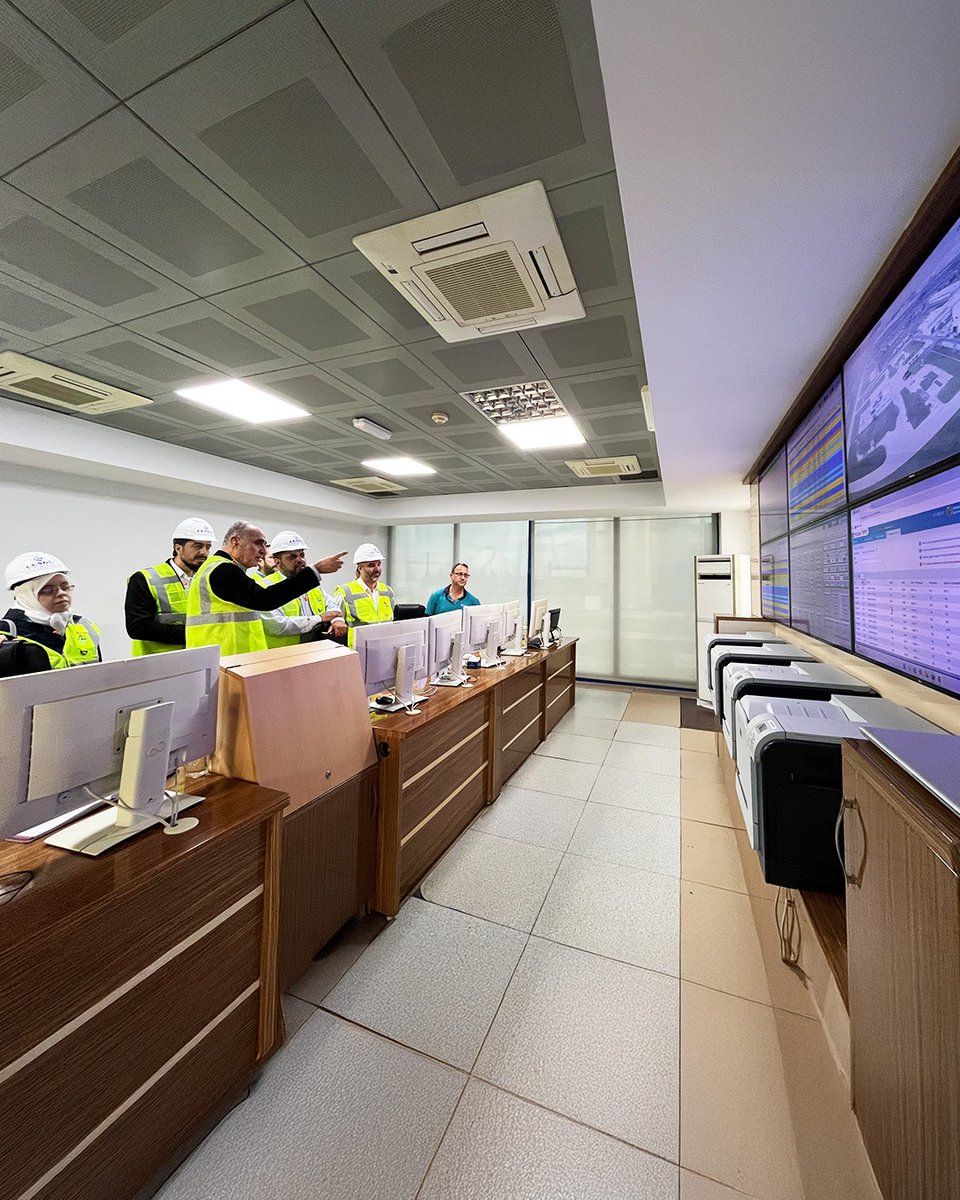 Suriye’nin enerji yatırımlarına yönelik imzaladığımız iş birliği sözleşmesi kapsamında, Suriyeli hükümet temsilcileri, Samsun Doğal Gaz Kombine Çevrim Santrali’mizi ziyaret etti.

Suriye’de yatırımı gerçekleşecek toplam 5.000 MW’lık enerji yatırımı projesinin; Zeyzun, Deyrizor,