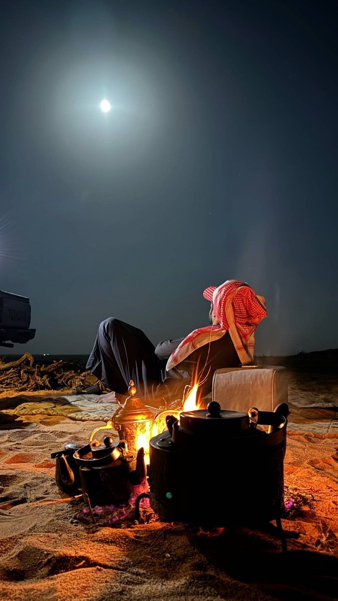 #مساء_الخير_والسعاده_للجميع 

:

:

الله يعين اهل الهموم الصا ٢٠٠
بقلوبهم طعنات سيوف دا ١٠٠

لو تلتفت تلقى عيون الشا ٢٠٠
من كل صوب تشوف ناراً حا ١٠٠

#عذب_الحروف 
#بوح_المشاعر