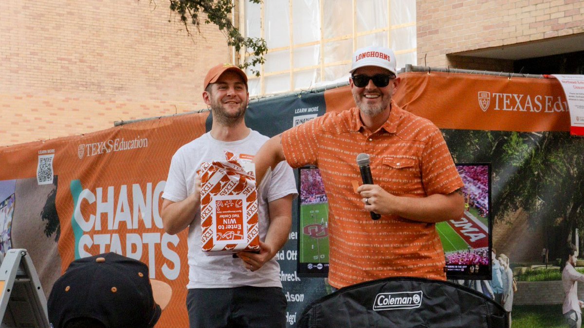 utexascoe's tweet image. Our Sport Management students, alumni and donors came together for their annual tailgate celebration filled with connection and Longhorn pride 🤘 

#HookEm #HornsUp