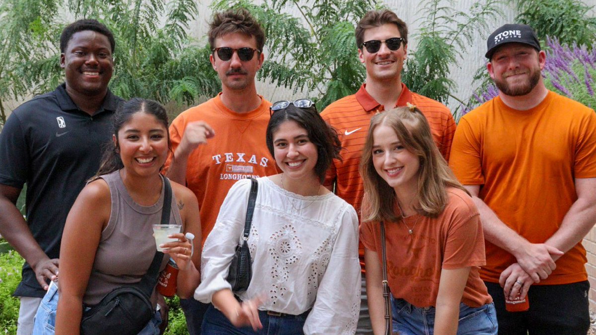 utexascoe's tweet image. Our Sport Management students, alumni and donors came together for their annual tailgate celebration filled with connection and Longhorn pride 🤘 

#HookEm #HornsUp
