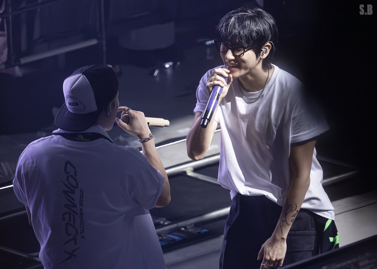 스폰지밥 tweet media