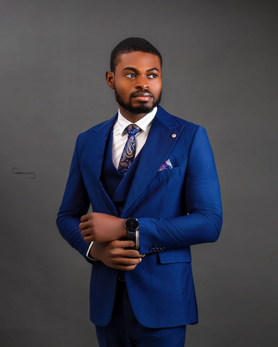 I don’t just take pictures, I capture emotions, confidence, and stories. 📸 #JeromesMedia #mediaboy
#Storytelling