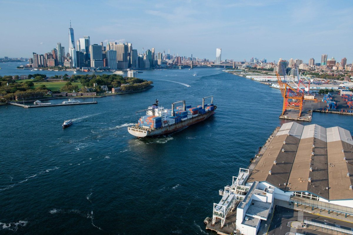 container_news's tweet photo. #Port of #New #York & #New #Jersey announces #agreement with #Boingo #Wireless
https://t.co/nRMicqskDP https://t.co/mvRG5MhUa0