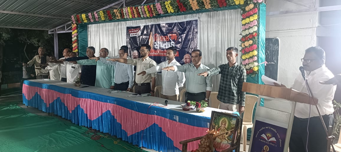 TDOGADHADA's tweet photo. આજરોજ વિકાસ સપ્તાહ કાર્યક્રમ અંતર્ગત ભીમડાદ ગામે કાર્યક્રમમાં હાજરી આપી @CMOGuj @GujPRHDept @DDOBOTAD @InfoBotadGoG https://t.co/VKzeMUkY1c