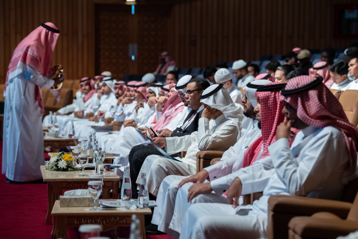 kauedu_sa's tweet image. من البلاغة التراثية إلى تحليل الخطاب المعاصر، تتجدد الرؤى حول آليات البيان العربي.
شارك في حلقة النقاش ضمن ندوة #شجاعة_العربية كل من:

الأستاذ الدكتور عبدالرحمن رجاء الله السلمي
الأستاذ الدكتور عبدالرحمن بودرع
الأستاذ الدكتور محمد مشبال

وذلك في نقاش ثري استعرض تجليات البلاغة…